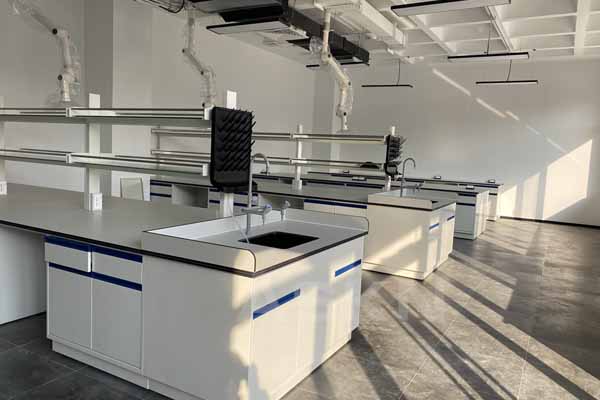 如何正確選擇實(shí)驗(yàn)臺(tái)的材質(zhì)？