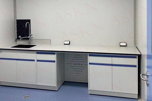 選購實驗室家具要考慮哪些問題